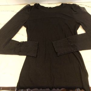 N E W! Women’s mesh sleeve free people top.